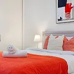 Stylish And Free Parking 2B2B At Burwood