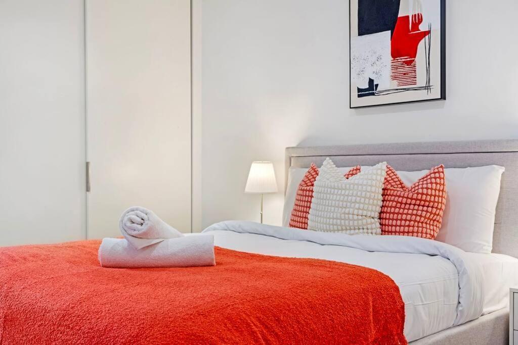 Stylish And Free Parking 2b2b At Burwood Sydney